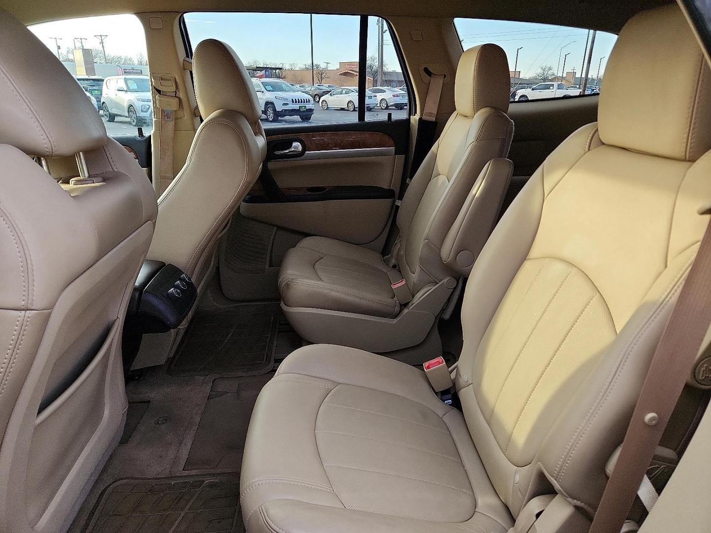 2011 TAN Buick Enclave 1XL (5GAKRBED0BJ) with an 3.6L V-6 gasoline direct injection, DOHC, variable valve control, regular unleaded, engine with 288HP engine, located at 4711 Ave Q, Lubbock, TX, 79412, (806) 687-2362, 33.551304, -101.855293 - Photo#8