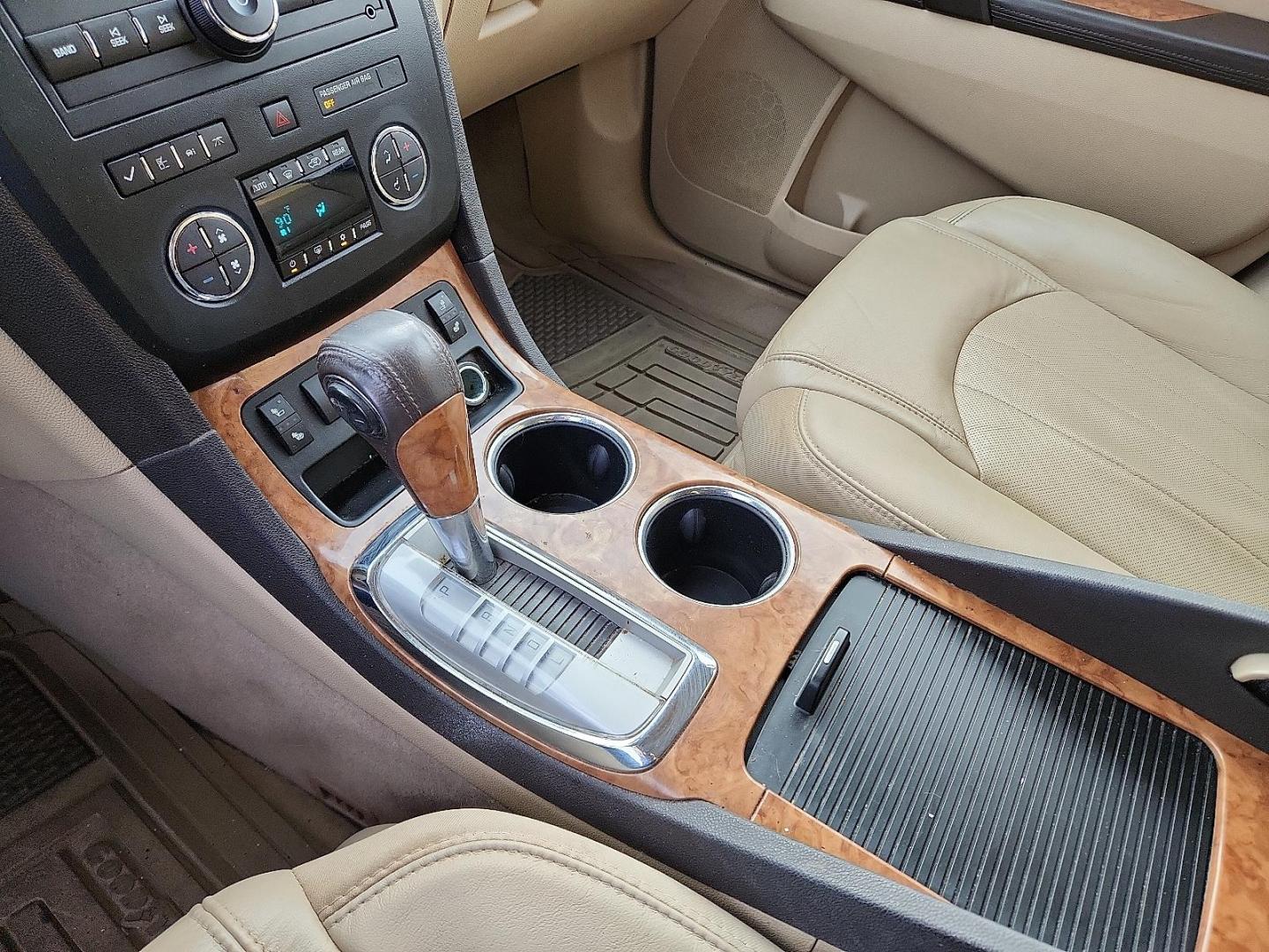 2011 TAN Buick Enclave 1XL (5GAKRBED0BJ) with an 3.6L V-6 gasoline direct injection, DOHC, variable valve control, regular unleaded, engine with 288HP engine, located at 4711 Ave Q, Lubbock, TX, 79412, (806) 687-2362, 33.551304, -101.855293 - Photo#18