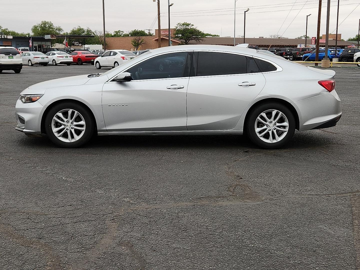 2018 SILVER /Jet Black - H1T Chevrolet Malibu LT (1G1ZD5ST7JF) with an ECOTEC 1.5L I-4 gasoline direct injection, DOHC, VVT variable valve control, intercooled turbo, regular unleaded, engine with 160HP engine, located at 4711 Ave Q, Lubbock, TX, 79412, (806) 687-2362, 33.551304, -101.855293 - Photo#1
