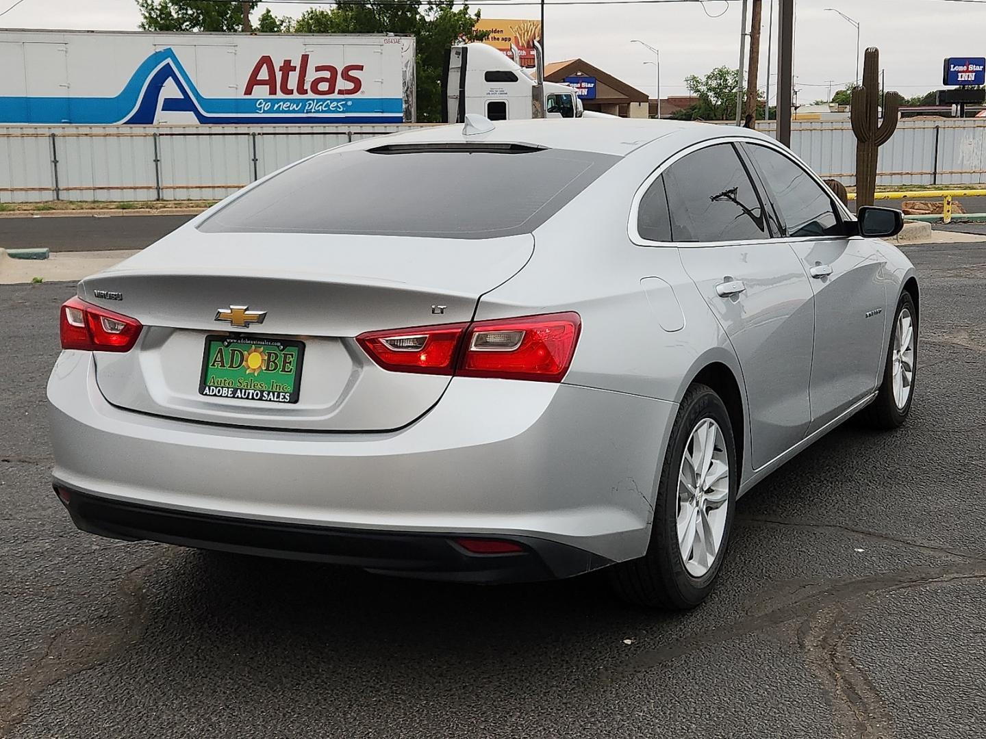 2018 SILVER /Jet Black - H1T Chevrolet Malibu LT (1G1ZD5ST7JF) with an ECOTEC 1.5L I-4 gasoline direct injection, DOHC, VVT variable valve control, intercooled turbo, regular unleaded, engine with 160HP engine, located at 4711 Ave Q, Lubbock, TX, 79412, (806) 687-2362, 33.551304, -101.855293 - Photo#3