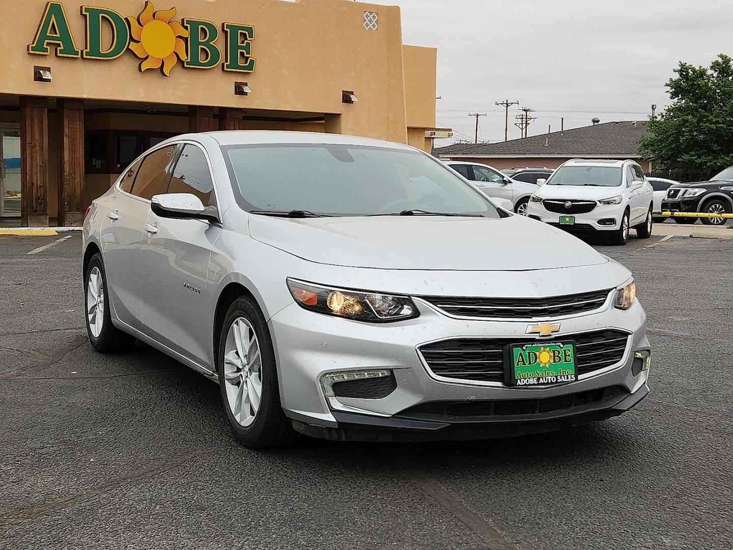 2018 SILVER /Jet Black - H1T Chevrolet Malibu LT (1G1ZD5ST7JF) with an ECOTEC 1.5L I-4 gasoline direct injection, DOHC, VVT variable valve control, intercooled turbo, regular unleaded, engine with 160HP engine, located at 4711 Ave Q, Lubbock, TX, 79412, (806) 687-2362, 33.551304, -101.855293 - Photo#5