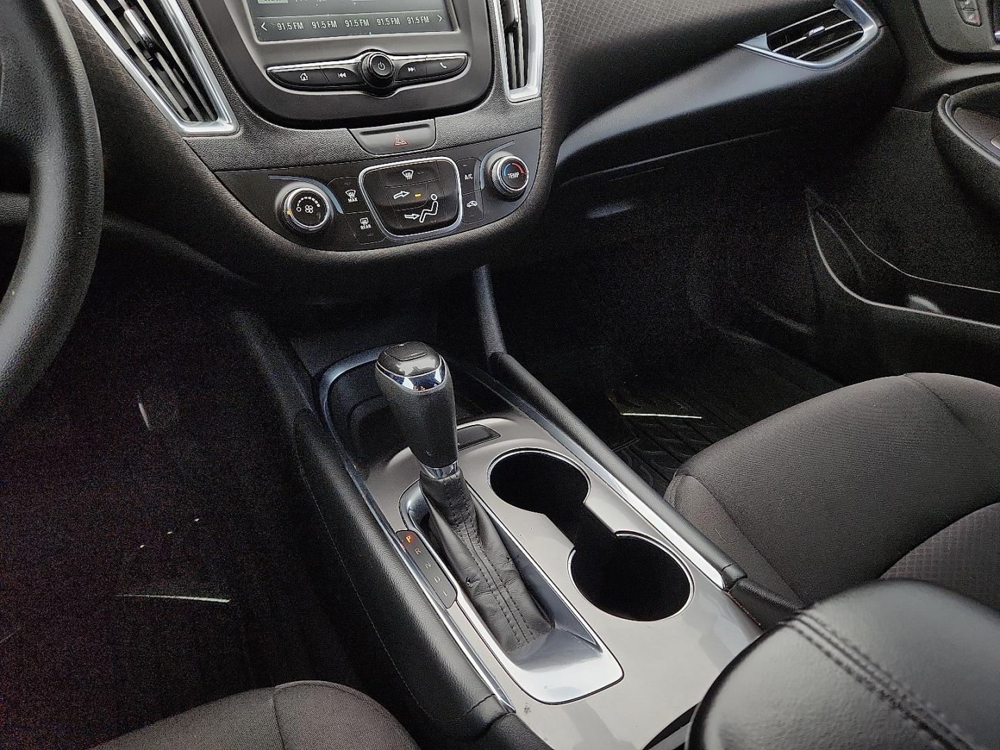 2018 SILVER /Jet Black - H1T Chevrolet Malibu LT (1G1ZD5ST7JF) with an ECOTEC 1.5L I-4 gasoline direct injection, DOHC, VVT variable valve control, intercooled turbo, regular unleaded, engine with 160HP engine, located at 4711 Ave Q, Lubbock, TX, 79412, (806) 687-2362, 33.551304, -101.855293 - Photo#29