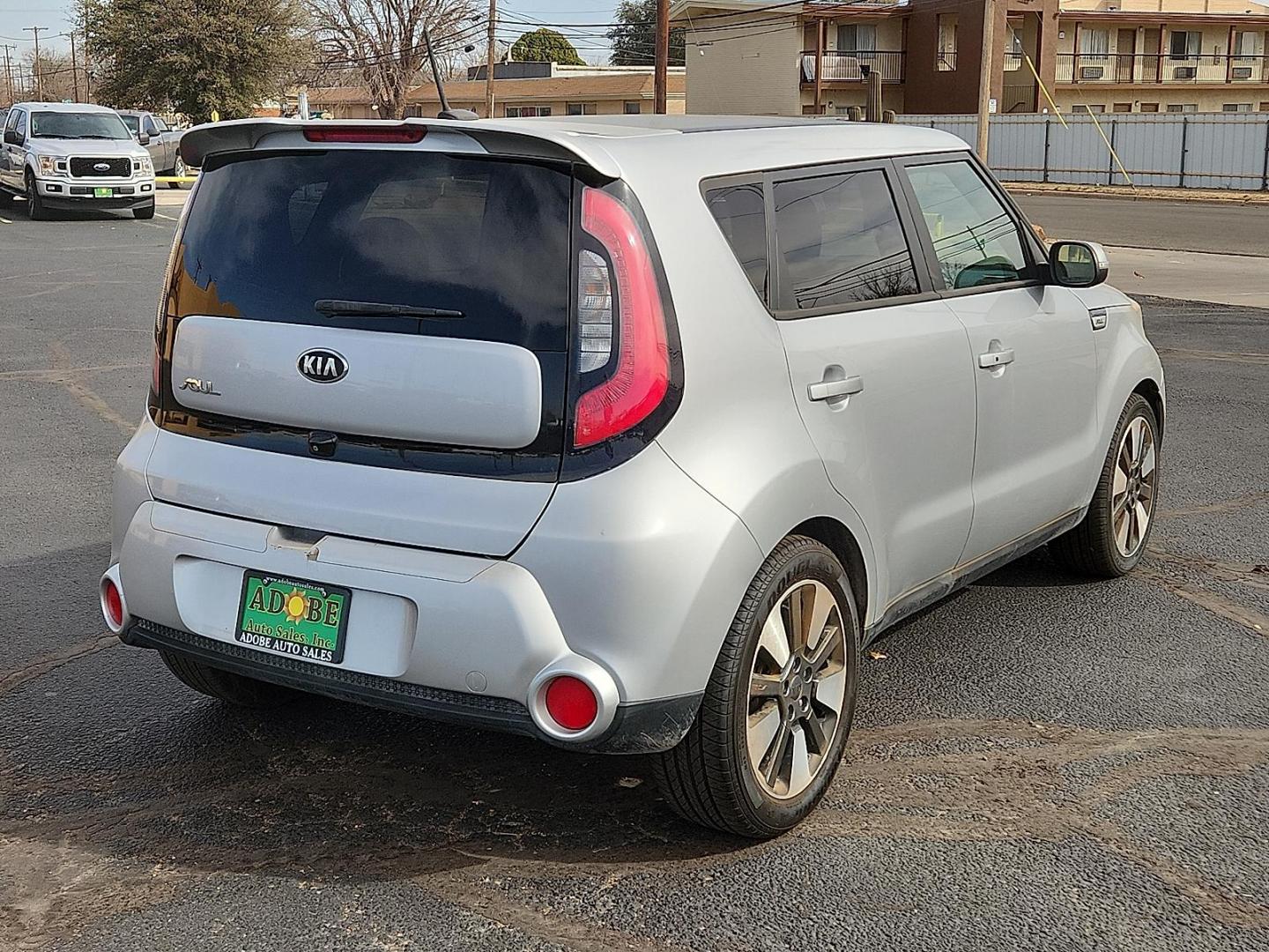 2014 SILVER Kia Soul ! (KNDJX3A51E7) with an 2L I-4 gasoline direct injection, DOHC, variable valve control, regular unleaded, engine with 164HP engine, located at 4711 Ave Q, Lubbock, TX, 79412, (806) 687-2362, 33.551304, -101.855293 - Photo#3