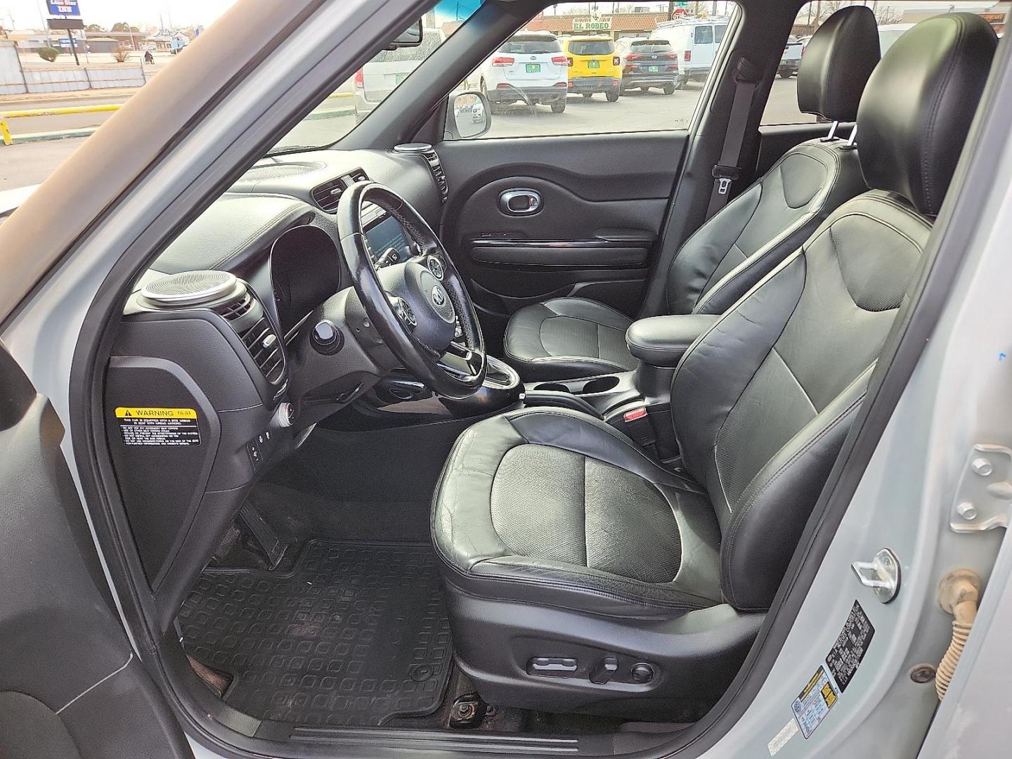 2014 SILVER Kia Soul ! (KNDJX3A51E7) with an 2L I-4 gasoline direct injection, DOHC, variable valve control, regular unleaded, engine with 164HP engine, located at 4711 Ave Q, Lubbock, TX, 79412, (806) 687-2362, 33.551304, -101.855293 - Photo#10