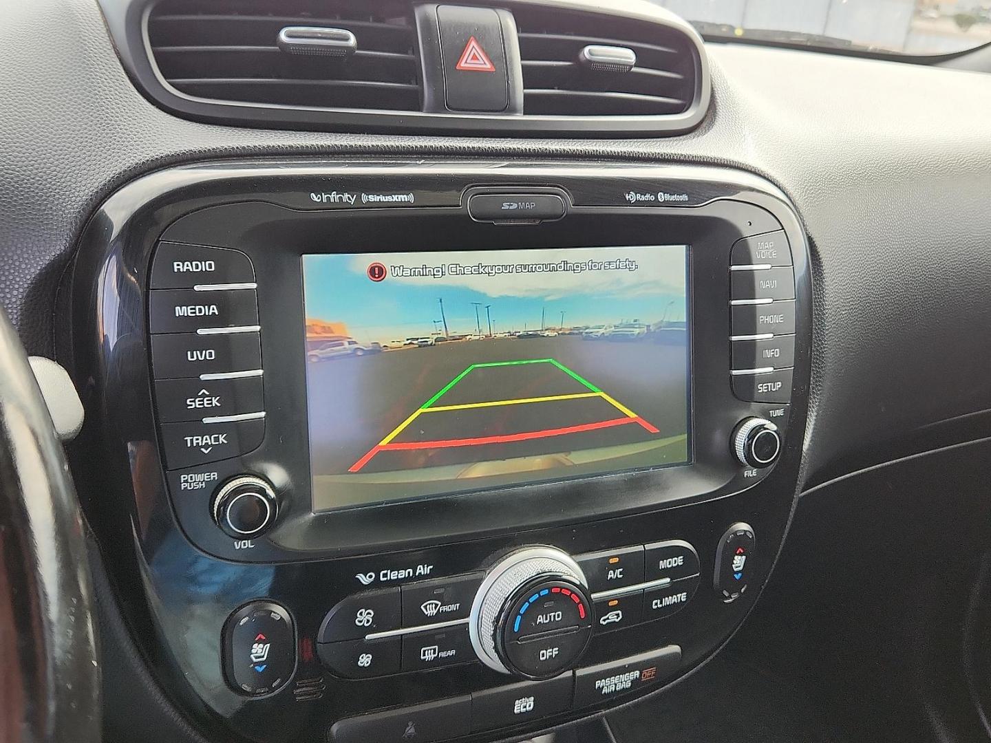 2014 SILVER Kia Soul ! (KNDJX3A51E7) with an 2L I-4 gasoline direct injection, DOHC, variable valve control, regular unleaded, engine with 164HP engine, located at 4711 Ave Q, Lubbock, TX, 79412, (806) 687-2362, 33.551304, -101.855293 - Photo#13