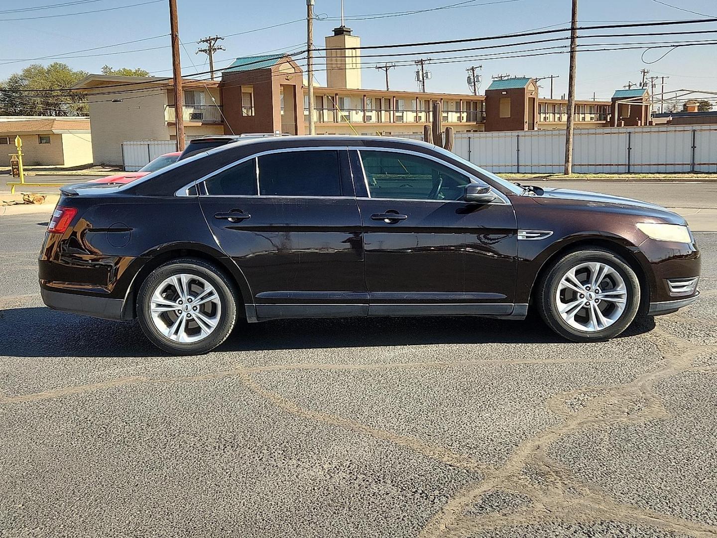 2013 BLACK /Charcoal Black - MW Ford Taurus SEL (1FAHP2E86DG) with an 3.5L Ti-VCT V6 Flex Fuel Engine engine, located at 4711 Ave Q, Lubbock, TX, 79412, (806) 687-2362, 33.551304, -101.855293 - Photo#4