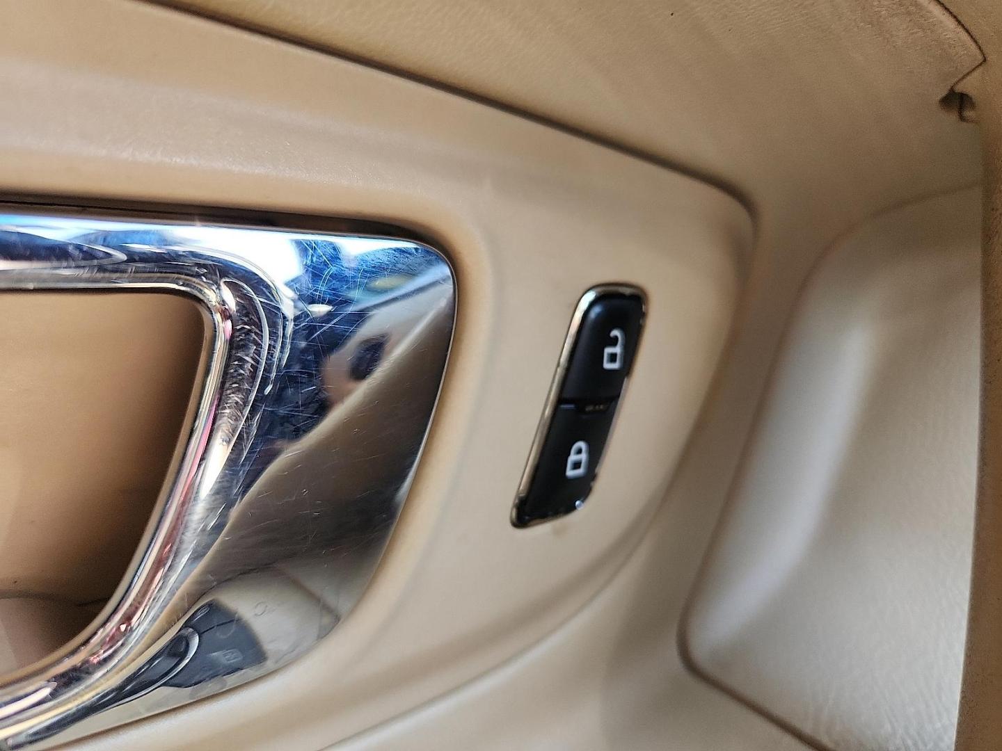 2013 BLACK /Charcoal Black - MW Ford Taurus SEL (1FAHP2E86DG) with an 3.5L Ti-VCT V6 Flex Fuel Engine engine, located at 4711 Ave Q, Lubbock, TX, 79412, (806) 687-2362, 33.551304, -101.855293 - Photo#20