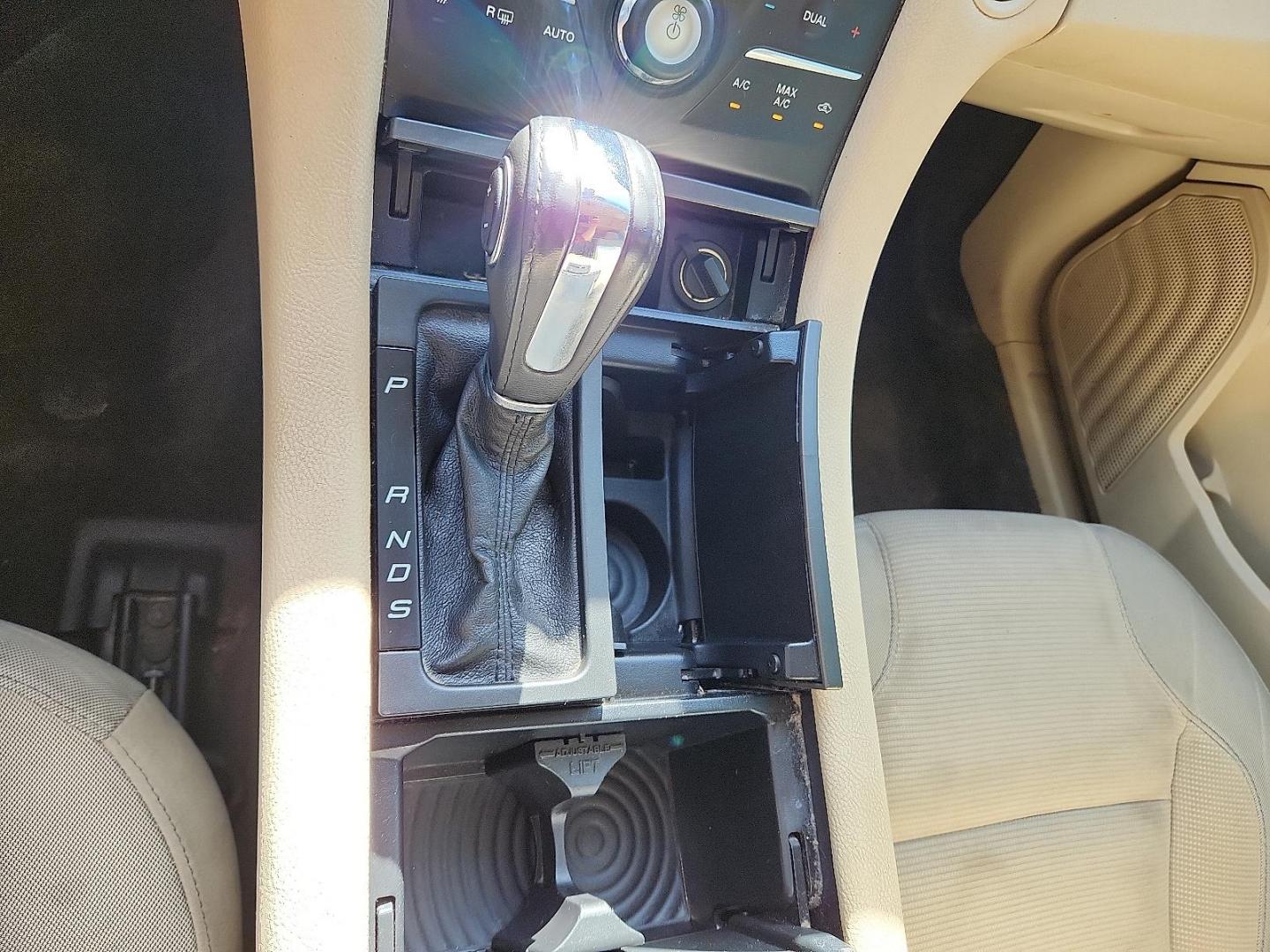 2013 BLACK /Charcoal Black - MW Ford Taurus SEL (1FAHP2E86DG) with an 3.5L Ti-VCT V6 Flex Fuel Engine engine, located at 4711 Ave Q, Lubbock, TX, 79412, (806) 687-2362, 33.551304, -101.855293 - Photo#21