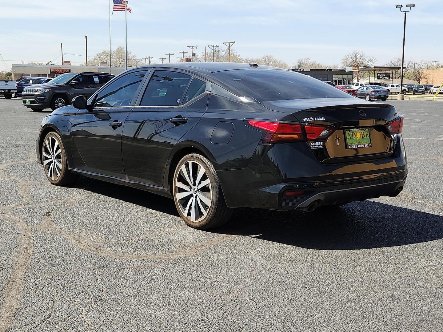 2020 BLACK /Sport - N Nissan Altima SR FWD (1N4BL4CV1LN) with an 2.5L I-4 gasoline direct injection, DOHC, CVTCS variable valve control, regular unleaded, engine with 188HP engine, located at 4711 Ave Q, Lubbock, TX, 79412, (806) 687-2362, 33.551304, -101.855293 - Photo#2
