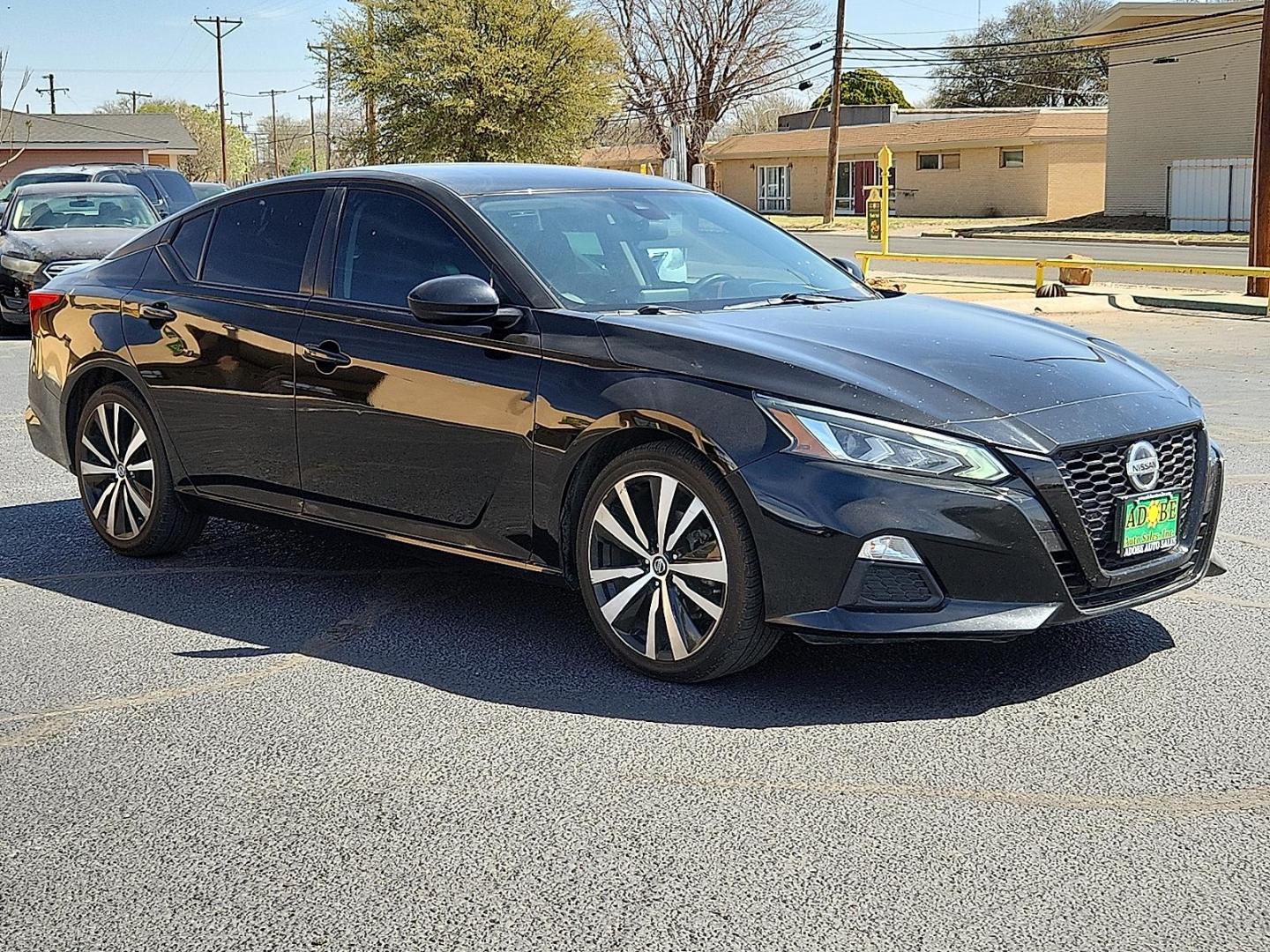 2020 BLACK /Sport - N Nissan Altima SR FWD (1N4BL4CV1LN) with an 2.5L I-4 gasoline direct injection, DOHC, CVTCS variable valve control, regular unleaded, engine with 188HP engine, located at 4711 Ave Q, Lubbock, TX, 79412, (806) 687-2362, 33.551304, -101.855293 - Photo#5