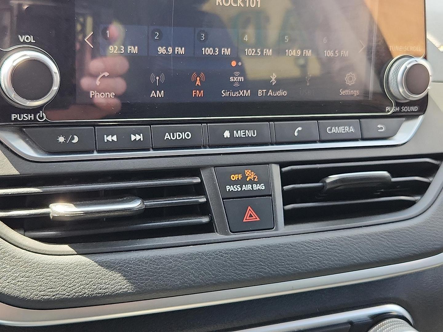 2020 BLACK /Sport - N Nissan Altima SR FWD (1N4BL4CV1LN) with an 2.5L I-4 gasoline direct injection, DOHC, CVTCS variable valve control, regular unleaded, engine with 188HP engine, located at 4711 Ave Q, Lubbock, TX, 79412, (806) 687-2362, 33.551304, -101.855293 - Photo#19