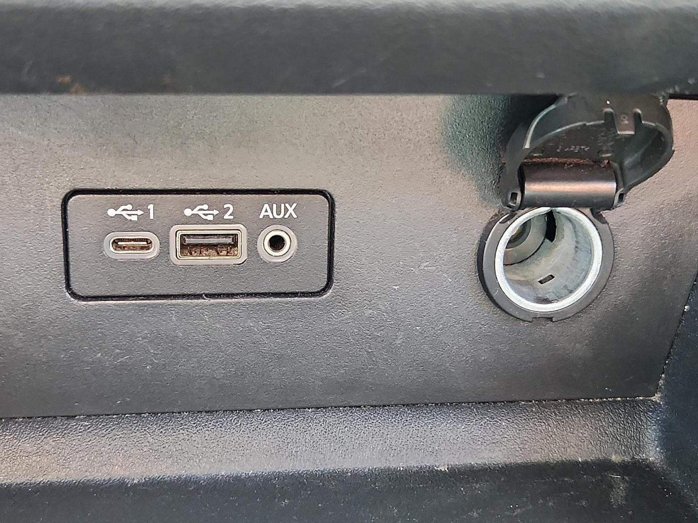 2020 BLACK /Sport - N Nissan Altima SR FWD (1N4BL4CV1LN) with an 2.5L I-4 gasoline direct injection, DOHC, CVTCS variable valve control, regular unleaded, engine with 188HP engine, located at 4711 Ave Q, Lubbock, TX, 79412, (806) 687-2362, 33.551304, -101.855293 - Photo#25