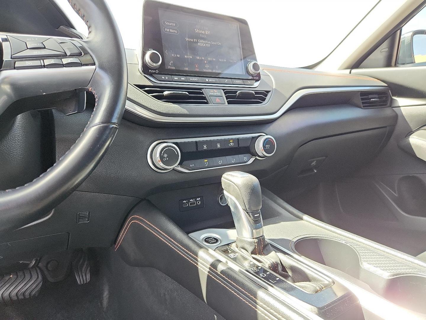 2020 BLACK /Sport - N Nissan Altima SR FWD (1N4BL4CV1LN) with an 2.5L I-4 gasoline direct injection, DOHC, CVTCS variable valve control, regular unleaded, engine with 188HP engine, located at 4711 Ave Q, Lubbock, TX, 79412, (806) 687-2362, 33.551304, -101.855293 - Photo#29