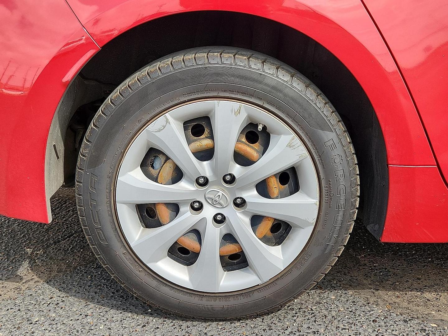 2021 RED /Grey Toyota Corolla LE (JTDEPMAE8MJ) with an 1.8L I-4 DOHC, VVT-i variable valve control, regular unleaded, engine with 139HP engine, located at 4711 Ave Q, Lubbock, TX, 79412, (806) 687-2362, 33.551304, -101.855293 - Photo#7