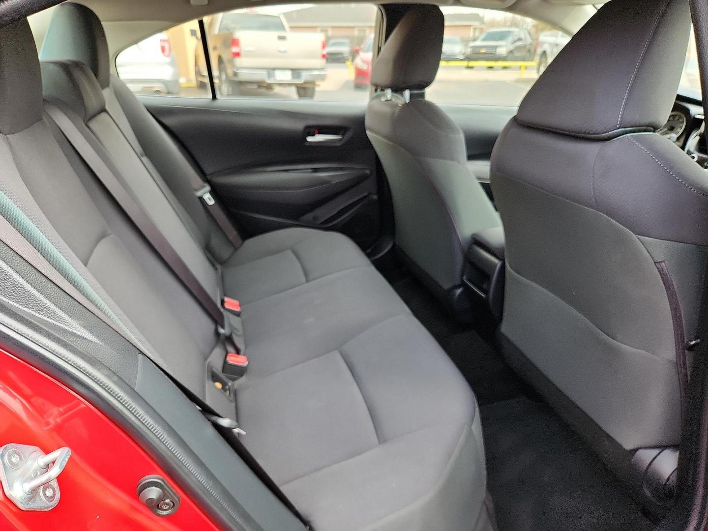 2021 RED /Grey Toyota Corolla LE (JTDEPMAE8MJ) with an 1.8L I-4 DOHC, VVT-i variable valve control, regular unleaded, engine with 139HP engine, located at 4711 Ave Q, Lubbock, TX, 79412, (806) 687-2362, 33.551304, -101.855293 - Photo#10