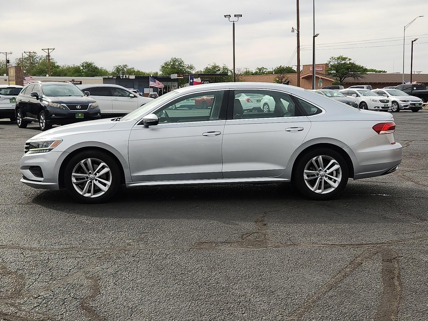 2020 GRAY /Titan Black - HL Volkswagen Passat 2.0T SE (1VWSA7A31LC) with an 2L I-4 gasoline direct injection, DOHC, variable valve control, intercooled turbo, regular unleaded, engine with 174HP engine, located at 4711 Ave Q, Lubbock, TX, 79412, (806) 687-2362, 33.551304, -101.855293 - Photo#1