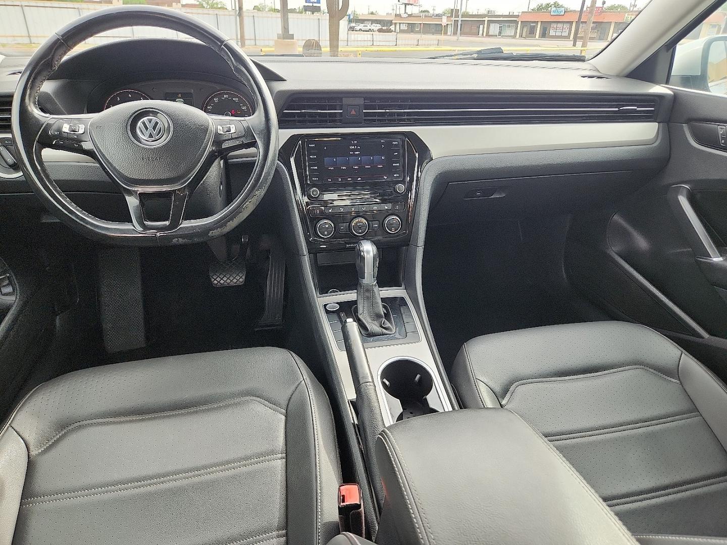 2020 GRAY /Titan Black - HL Volkswagen Passat 2.0T SE (1VWSA7A31LC) with an 2L I-4 gasoline direct injection, DOHC, variable valve control, intercooled turbo, regular unleaded, engine with 174HP engine, located at 4711 Ave Q, Lubbock, TX, 79412, (806) 687-2362, 33.551304, -101.855293 - Photo#14