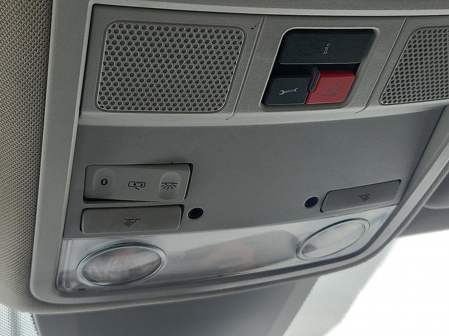 2020 GRAY /Titan Black - HL Volkswagen Passat 2.0T SE (1VWSA7A31LC) with an 2L I-4 gasoline direct injection, DOHC, variable valve control, intercooled turbo, regular unleaded, engine with 174HP engine, located at 4711 Ave Q, Lubbock, TX, 79412, (806) 687-2362, 33.551304, -101.855293 - Photo#19