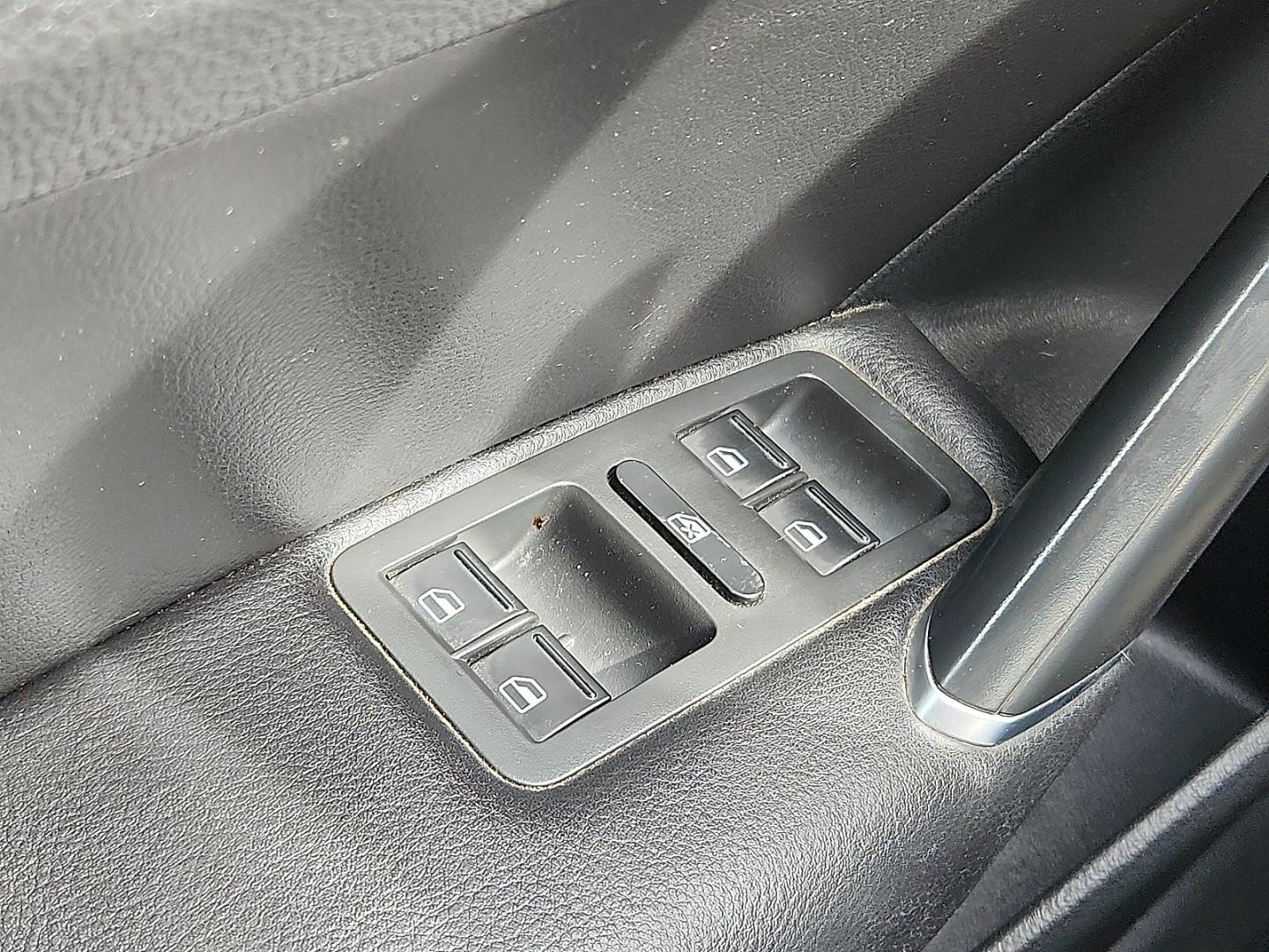 2020 GRAY /Titan Black - HL Volkswagen Passat 2.0T SE (1VWSA7A31LC) with an 2L I-4 gasoline direct injection, DOHC, variable valve control, intercooled turbo, regular unleaded, engine with 174HP engine, located at 4711 Ave Q, Lubbock, TX, 79412, (806) 687-2362, 33.551304, -101.855293 - Photo#21