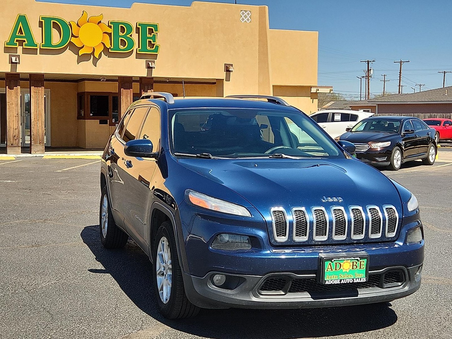 2018 BLUE /Black - X9 Jeep Cherokee Latitude FWD (1C4PJLCB1JD) with an Tigershark MultiAir 2.4L I-4 variable valve control, regular unleaded, engine with 184HP engine, located at 4711 Ave Q, Lubbock, TX, 79412, (806) 687-2362, 33.551304, -101.855293 - Photo#1