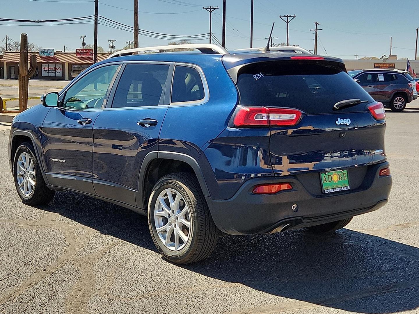 2018 BLUE /Black - X9 Jeep Cherokee Latitude FWD (1C4PJLCB1JD) with an Tigershark MultiAir 2.4L I-4 variable valve control, regular unleaded, engine with 184HP engine, located at 4711 Ave Q, Lubbock, TX, 79412, (806) 687-2362, 33.551304, -101.855293 - Photo#3
