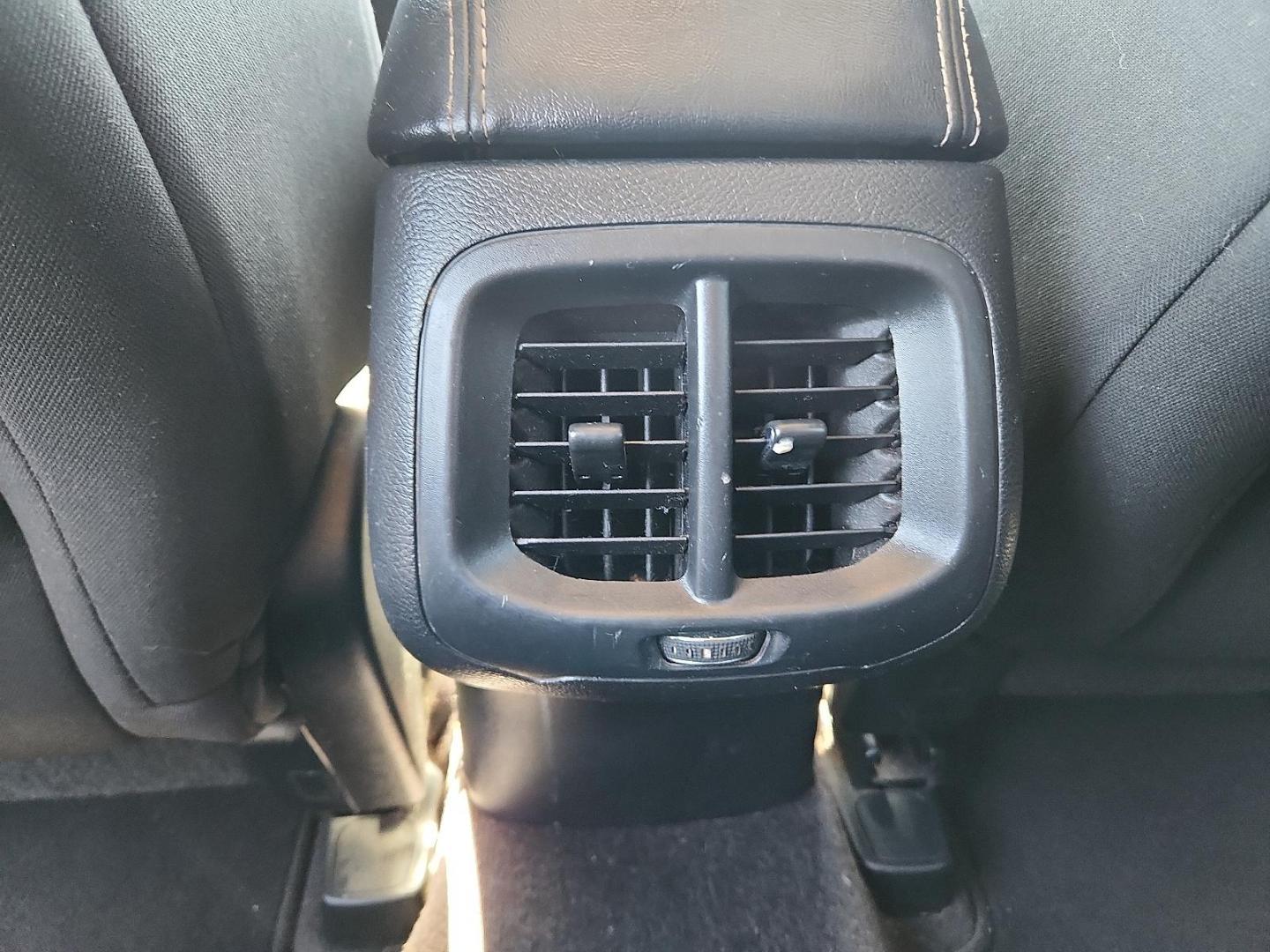 2018 BLUE /Black - X9 Jeep Cherokee Latitude FWD (1C4PJLCB1JD) with an Tigershark MultiAir 2.4L I-4 variable valve control, regular unleaded, engine with 184HP engine, located at 4711 Ave Q, Lubbock, TX, 79412, (806) 687-2362, 33.551304, -101.855293 - Photo#14