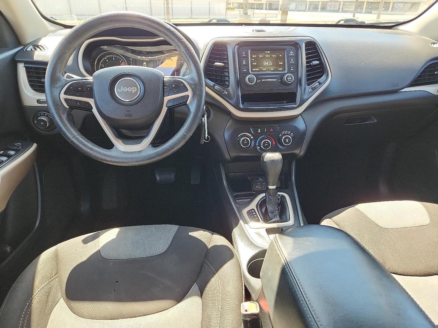 2018 BLUE /Black - X9 Jeep Cherokee Latitude FWD (1C4PJLCB1JD) with an Tigershark MultiAir 2.4L I-4 variable valve control, regular unleaded, engine with 184HP engine, located at 4711 Ave Q, Lubbock, TX, 79412, (806) 687-2362, 33.551304, -101.855293 - Photo#15