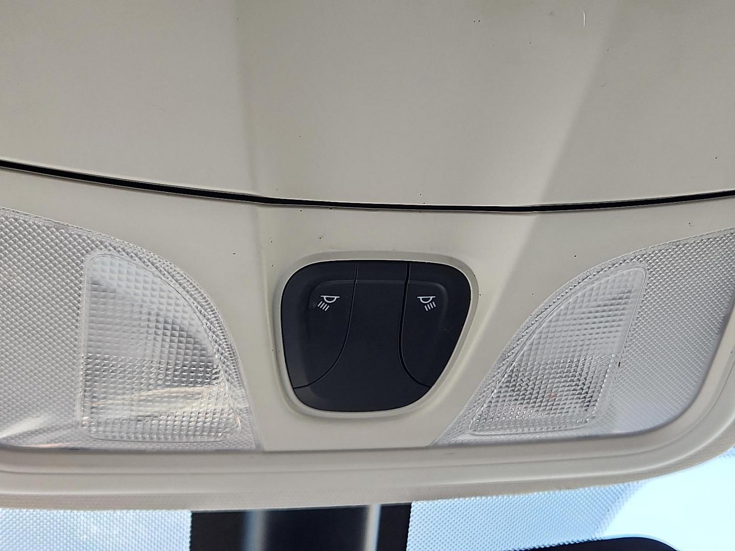 2018 BLUE /Black - X9 Jeep Cherokee Latitude FWD (1C4PJLCB1JD) with an Tigershark MultiAir 2.4L I-4 variable valve control, regular unleaded, engine with 184HP engine, located at 4711 Ave Q, Lubbock, TX, 79412, (806) 687-2362, 33.551304, -101.855293 - Photo#26