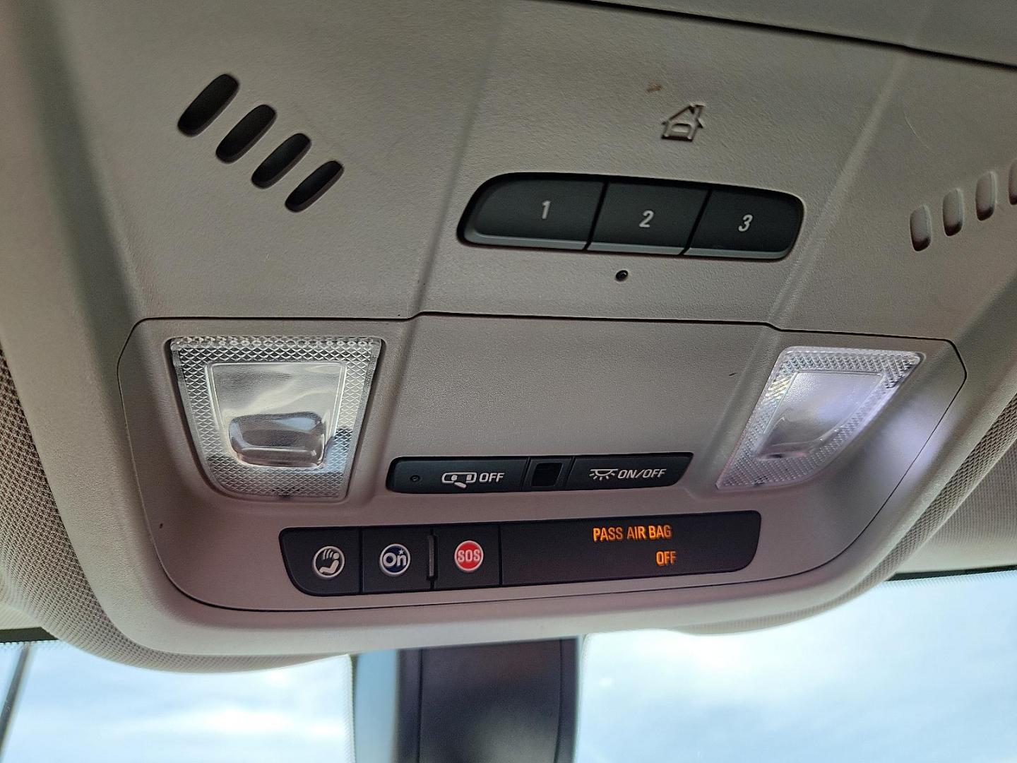 2018 BLUE /Jet Black - H1T Chevrolet Equinox LT (3GNAXJEV9JL) with an 1.5L I-4 gasoline direct injection, DOHC, VVT variable valve control, intercooled turbo, regular unleaded, engine with 170HP engine, located at 4711 Ave Q, Lubbock, TX, 79412, (806) 687-2362, 33.551304, -101.855293 - Photo#20