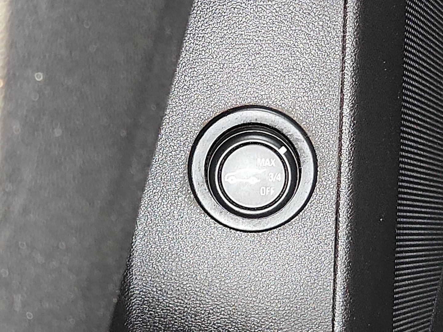 2018 BLUE /Jet Black - H1T Chevrolet Equinox LT (3GNAXJEV9JL) with an 1.5L I-4 gasoline direct injection, DOHC, VVT variable valve control, intercooled turbo, regular unleaded, engine with 170HP engine, located at 4711 Ave Q, Lubbock, TX, 79412, (806) 687-2362, 33.551304, -101.855293 - Photo#24