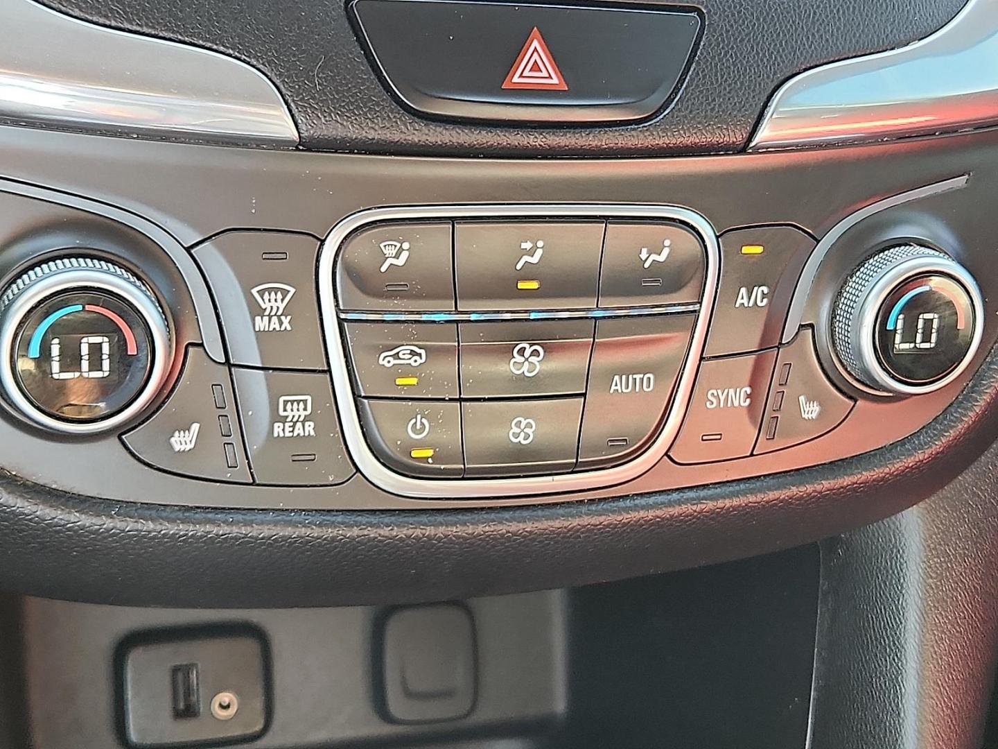 2018 BLUE /Jet Black - H1T Chevrolet Equinox LT (3GNAXJEV9JL) with an 1.5L I-4 gasoline direct injection, DOHC, VVT variable valve control, intercooled turbo, regular unleaded, engine with 170HP engine, located at 4711 Ave Q, Lubbock, TX, 79412, (806) 687-2362, 33.551304, -101.855293 - Photo#26