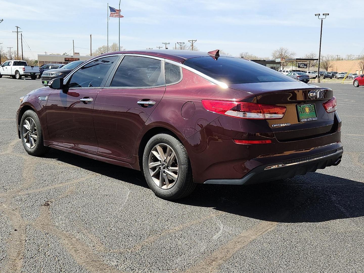 2020 PURPLE /Black - WK Kia Optima LX (5XXGT4L39LG) with an Theta II 2.4L I-4 gasoline direct injection, DOHC, D-CVVT variable valve control, regular unleaded, engine with 185HP engine, located at 4711 Ave Q, Lubbock, TX, 79412, (806) 687-2362, 33.551304, -101.855293 - Photo#2