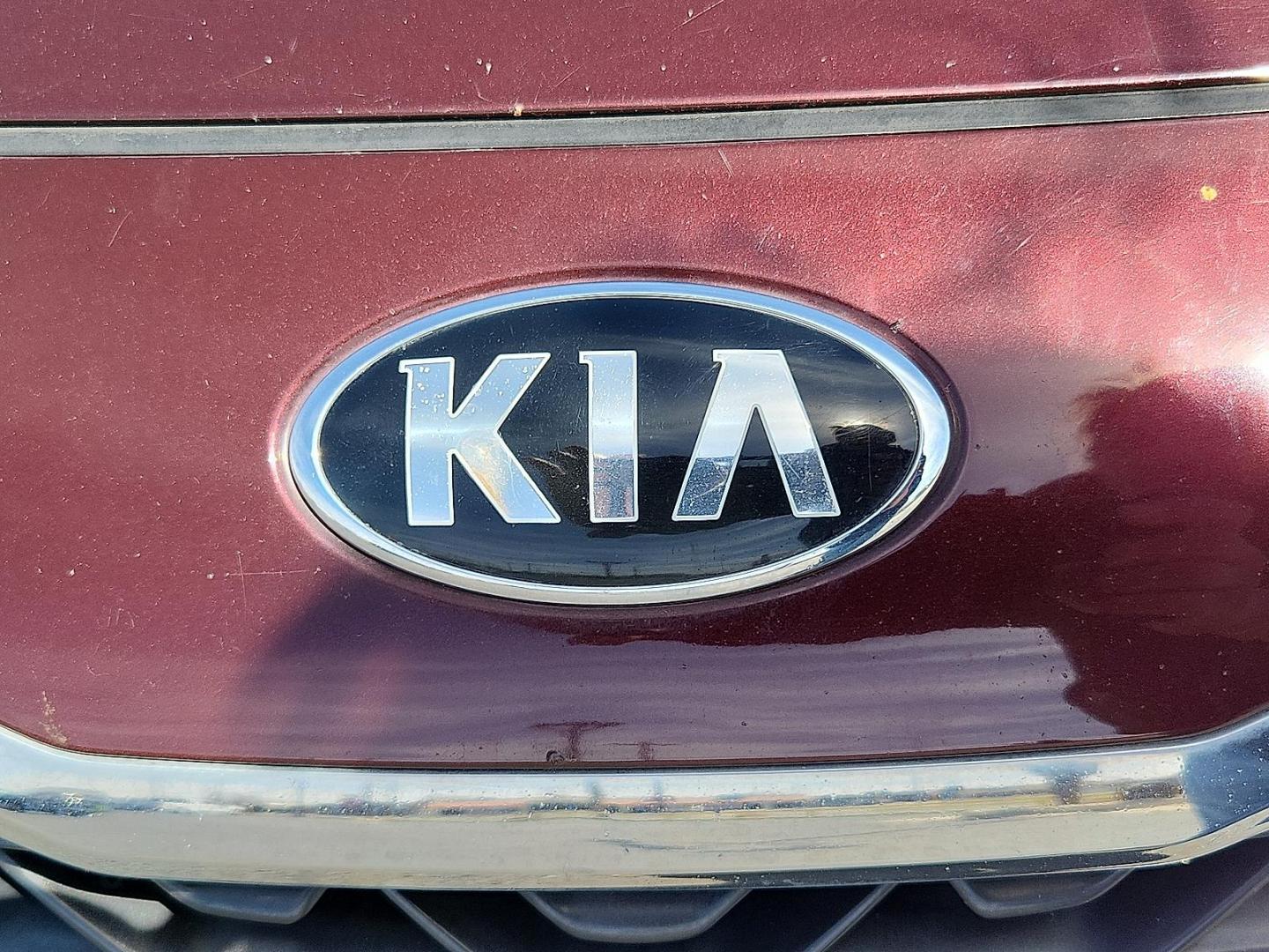 2020 PURPLE /Black - WK Kia Optima LX (5XXGT4L39LG) with an Theta II 2.4L I-4 gasoline direct injection, DOHC, D-CVVT variable valve control, regular unleaded, engine with 185HP engine, located at 4711 Ave Q, Lubbock, TX, 79412, (806) 687-2362, 33.551304, -101.855293 - Photo#8
