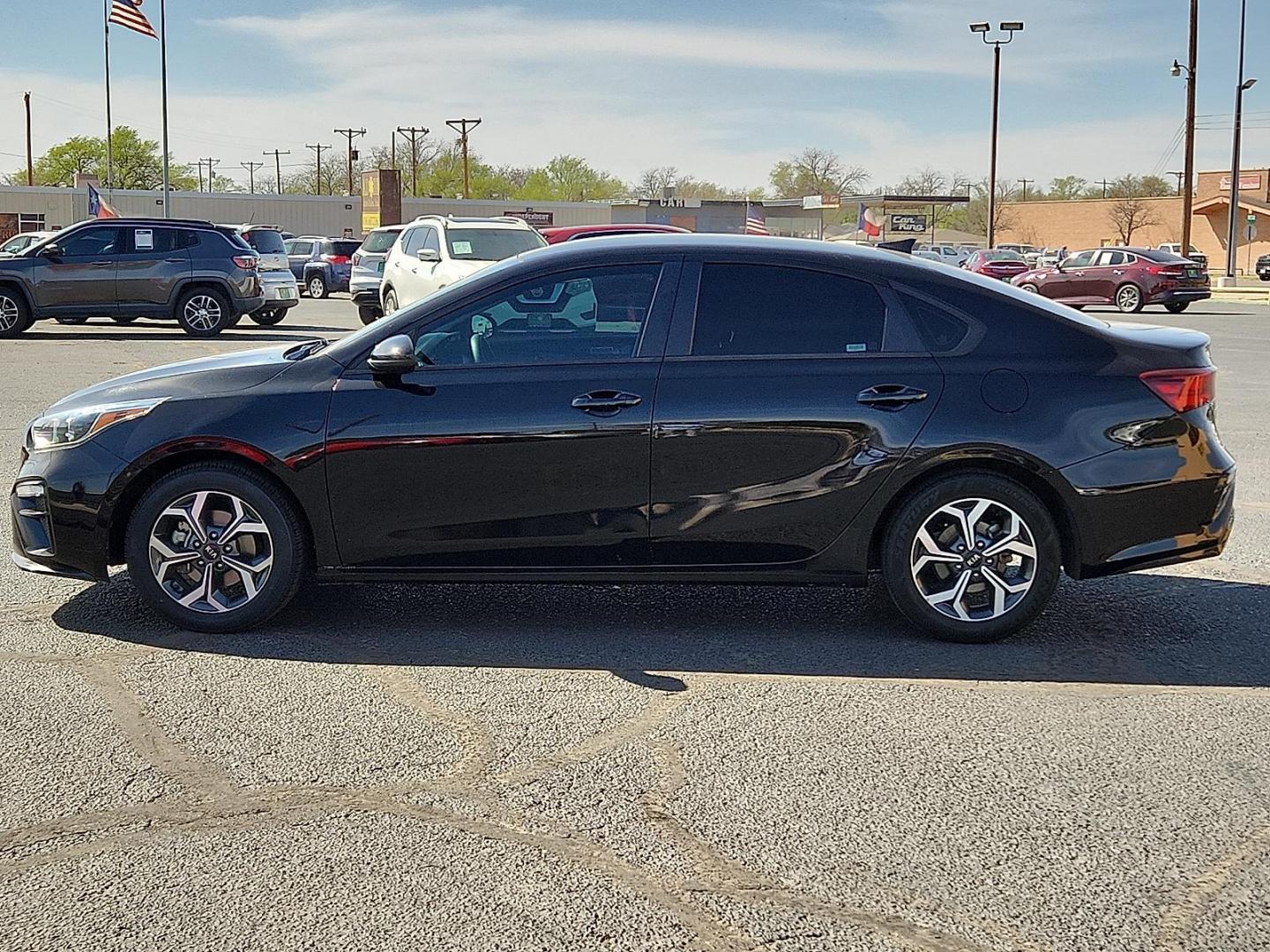 2021 BLACK /Black - WK Kia Forte LXS (3KPF24AD2ME) with an 2L I-4 DOHC, D-CVVT variable valve control, regular unleaded, engine with 147HP engine, located at 4711 Ave Q, Lubbock, TX, 79412, (806) 687-2362, 33.551304, -101.855293 - Photo#1