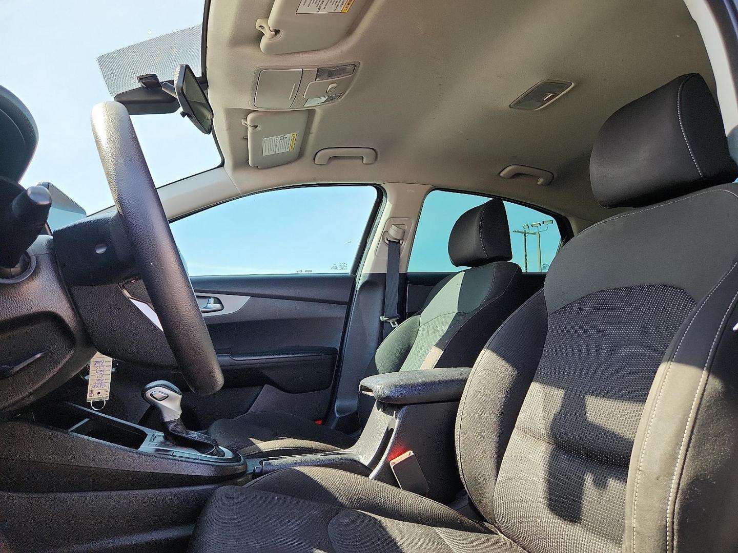 2021 BLACK /Black - WK Kia Forte LXS (3KPF24AD2ME) with an 2L I-4 DOHC, D-CVVT variable valve control, regular unleaded, engine with 147HP engine, located at 4711 Ave Q, Lubbock, TX, 79412, (806) 687-2362, 33.551304, -101.855293 - Photo#17