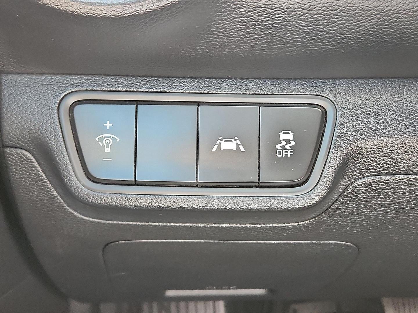 2021 BLACK /Black - WK Kia Forte LXS (3KPF24AD2ME) with an 2L I-4 DOHC, D-CVVT variable valve control, regular unleaded, engine with 147HP engine, located at 4711 Ave Q, Lubbock, TX, 79412, (806) 687-2362, 33.551304, -101.855293 - Photo#25