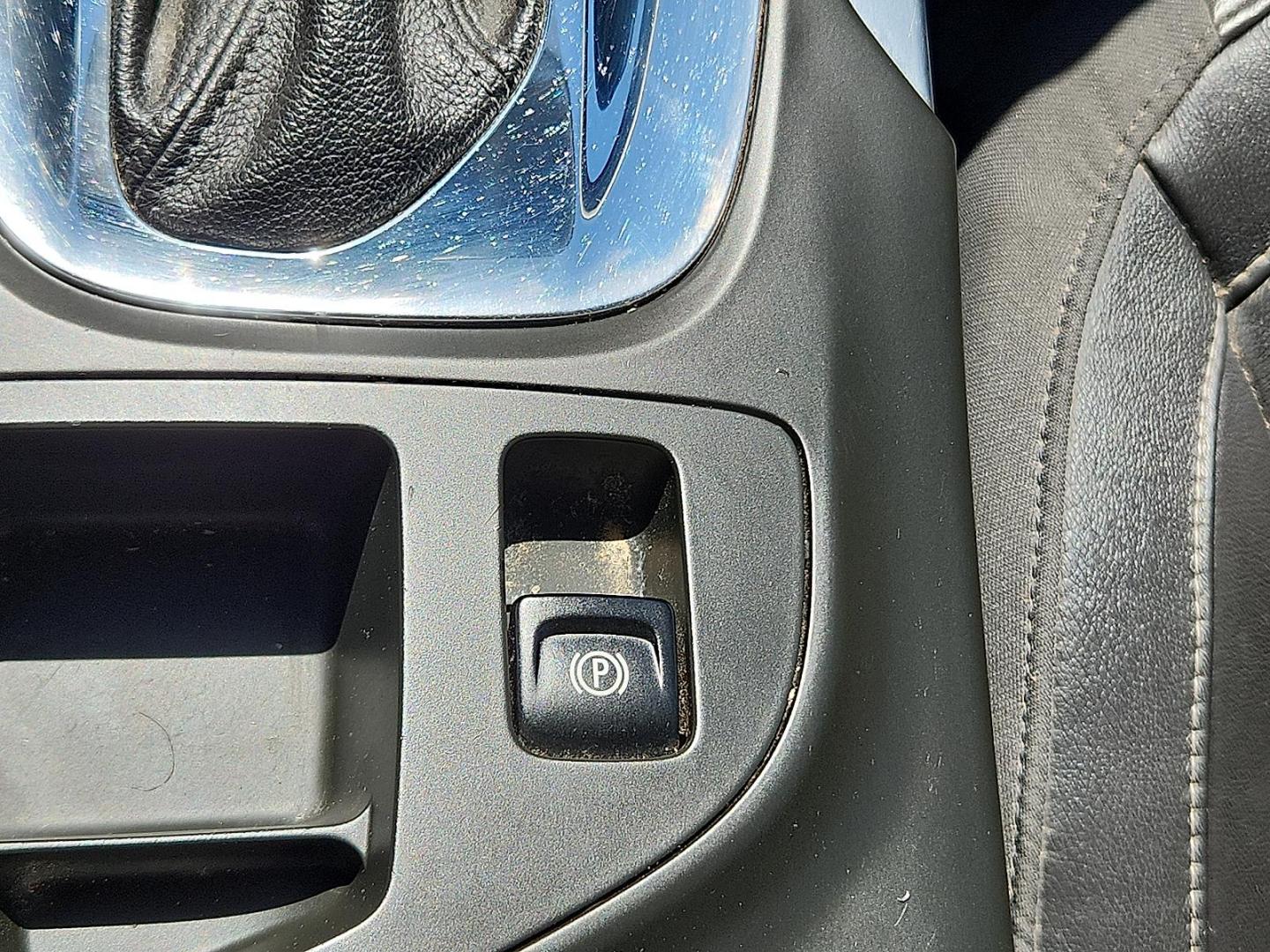 2017 RED /Ebony w/Ebony Accents - AFM Buick Regal Turbo Sport Touring (2G4GL5EX3H9) with an 2L I-4 gasoline direct injection, DOHC, VVT variable valve control, intercooled turbo, premium unleaded, engine with 259HP engine, located at 4711 Ave Q, Lubbock, TX, 79412, (806) 687-2362, 33.551304, -101.855293 - Photo#23