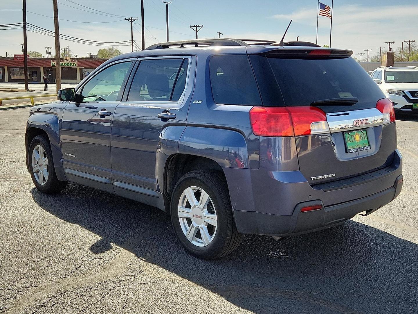 2014 BLUE /Light Titanium - AFF GMC Terrain SLT-1 (2GKALSEK0E6) with an 2.4L DOHC 4-Cylinder SIDI Engine with VVT engine, located at 4711 Ave Q, Lubbock, TX, 79412, (806) 687-2362, 33.551304, -101.855293 - Photo#2
