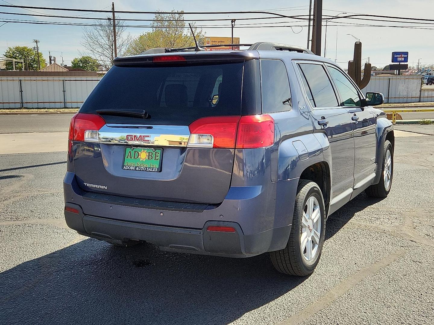 2014 BLUE /Light Titanium - AFF GMC Terrain SLT-1 (2GKALSEK0E6) with an 2.4L DOHC 4-Cylinder SIDI Engine with VVT engine, located at 4711 Ave Q, Lubbock, TX, 79412, (806) 687-2362, 33.551304, -101.855293 - Photo#3