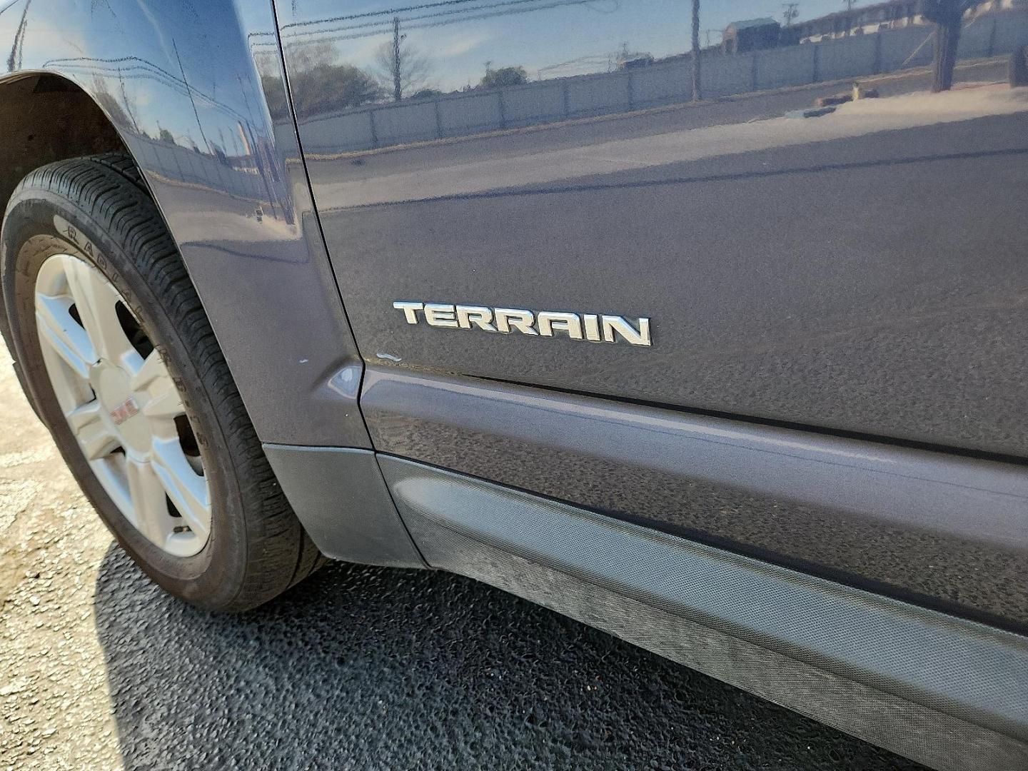 2014 BLUE /Light Titanium - AFF GMC Terrain SLT-1 (2GKALSEK0E6) with an 2.4L DOHC 4-Cylinder SIDI Engine with VVT engine, located at 4711 Ave Q, Lubbock, TX, 79412, (806) 687-2362, 33.551304, -101.855293 - Photo#19