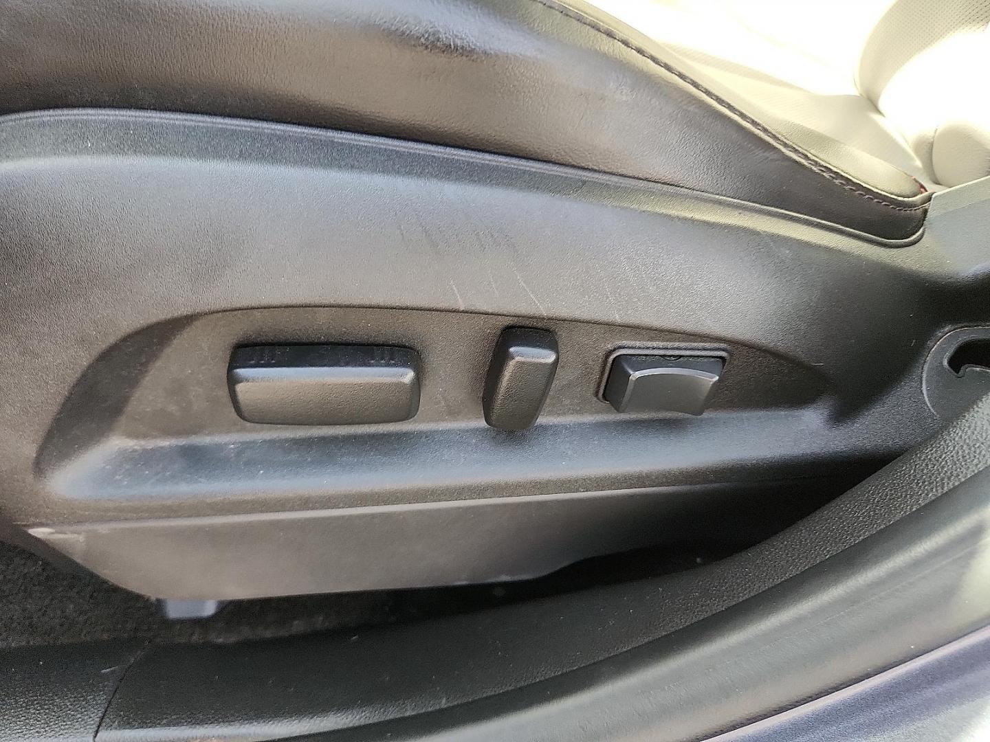 2014 BLUE /Light Titanium - AFF GMC Terrain SLT-1 (2GKALSEK0E6) with an 2.4L DOHC 4-Cylinder SIDI Engine with VVT engine, located at 4711 Ave Q, Lubbock, TX, 79412, (806) 687-2362, 33.551304, -101.855293 - Photo#21