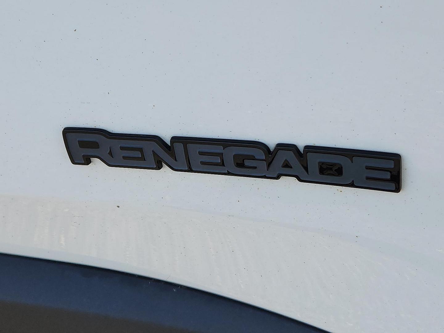 2017 WHITE /Black - X9 Jeep Renegade Altitude 4x4 (ZACCJBBB7HP) with an Tigershark MultiAir 2.4L I-4 variable valve control, regular unleaded, engine with 180HP engine, located at 4711 Ave Q, Lubbock, TX, 79412, (806) 687-2362, 33.551304, -101.855293 - Photo#7