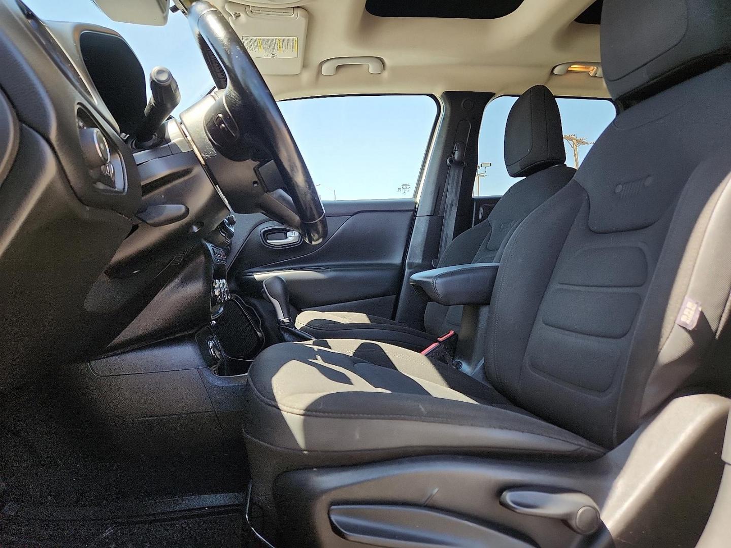 2017 WHITE /Black - X9 Jeep Renegade Altitude 4x4 (ZACCJBBB7HP) with an Tigershark MultiAir 2.4L I-4 variable valve control, regular unleaded, engine with 180HP engine, located at 4711 Ave Q, Lubbock, TX, 79412, (806) 687-2362, 33.551304, -101.855293 - Photo#17