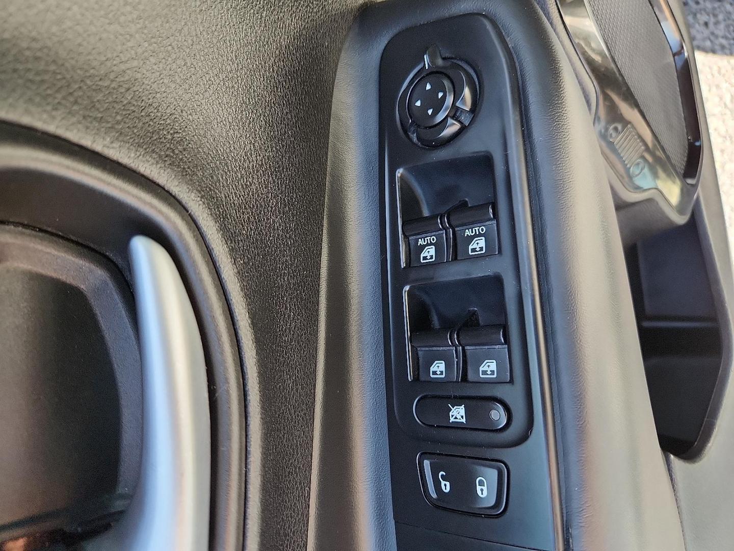 2017 WHITE /Black - X9 Jeep Renegade Altitude 4x4 (ZACCJBBB7HP) with an Tigershark MultiAir 2.4L I-4 variable valve control, regular unleaded, engine with 180HP engine, located at 4711 Ave Q, Lubbock, TX, 79412, (806) 687-2362, 33.551304, -101.855293 - Photo#18