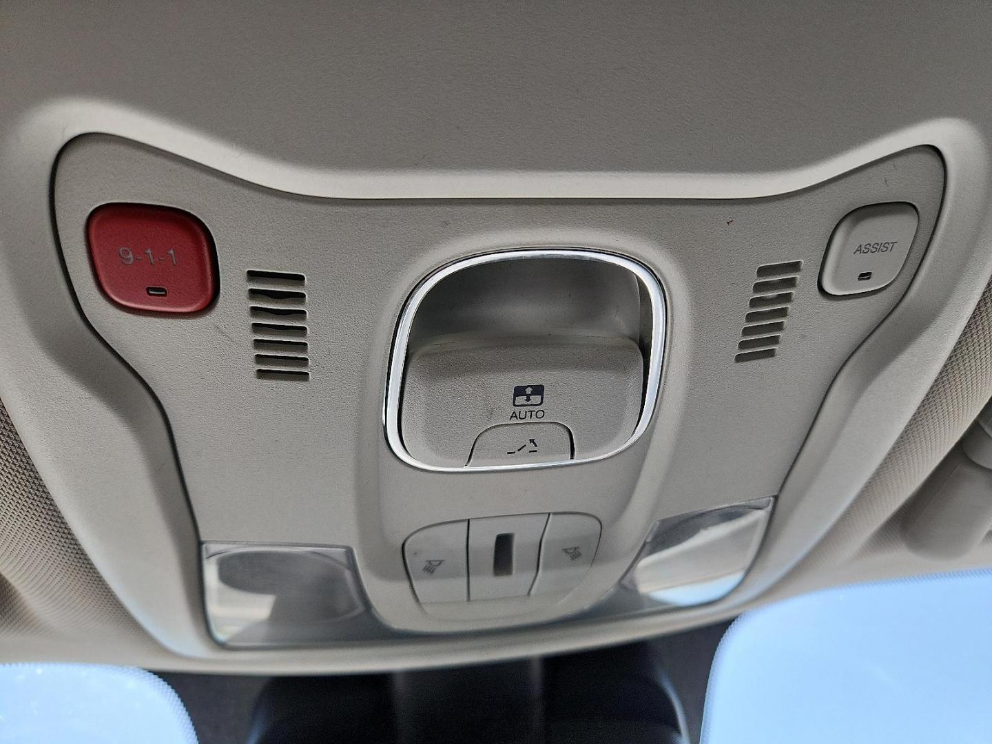 2017 WHITE /Black - X9 Jeep Renegade Altitude 4x4 (ZACCJBBB7HP) with an Tigershark MultiAir 2.4L I-4 variable valve control, regular unleaded, engine with 180HP engine, located at 4711 Ave Q, Lubbock, TX, 79412, (806) 687-2362, 33.551304, -101.855293 - Photo#21