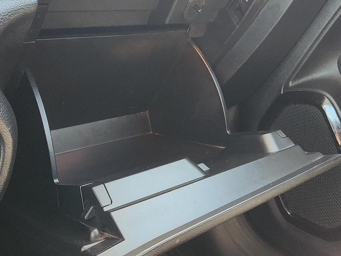 2017 WHITE /Black - X9 Jeep Renegade Altitude 4x4 (ZACCJBBB7HP) with an Tigershark MultiAir 2.4L I-4 variable valve control, regular unleaded, engine with 180HP engine, located at 4711 Ave Q, Lubbock, TX, 79412, (806) 687-2362, 33.551304, -101.855293 - Photo#25