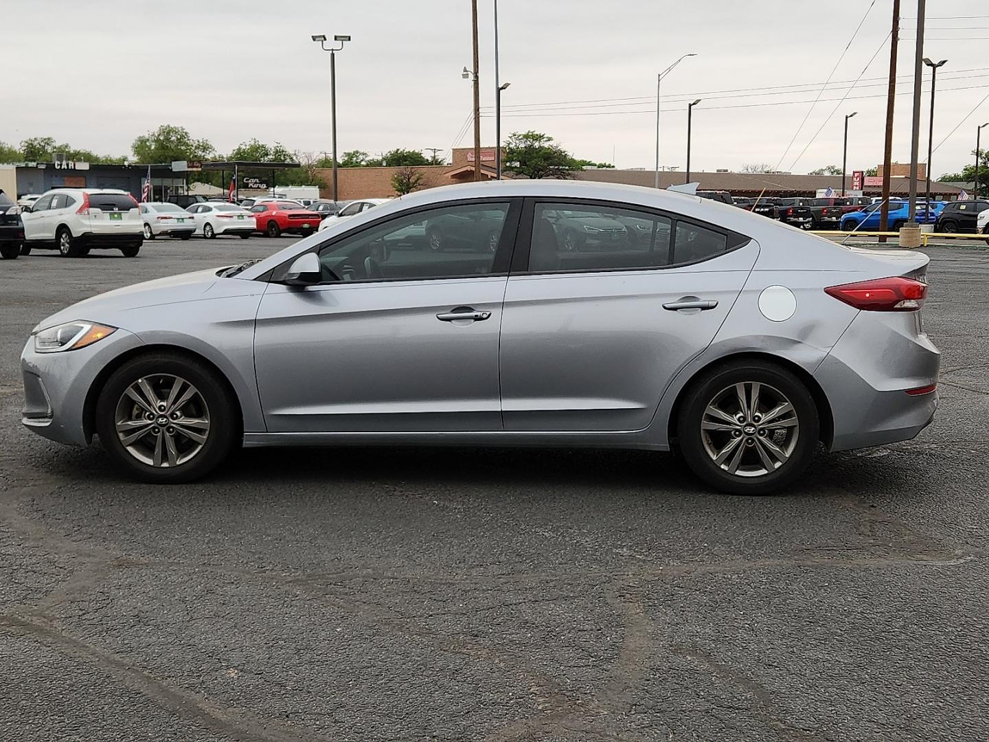 2017 SILVER /Beige - XA Hyundai Elantra SE (5NPD84LF9HH) with an Nu 2L I-4 DOHC, D-CVVT variable valve control, regular unleaded, engine with 147HP engine, located at 4711 Ave Q, Lubbock, TX, 79412, (806) 687-2362, 33.551304, -101.855293 - Photo#1
