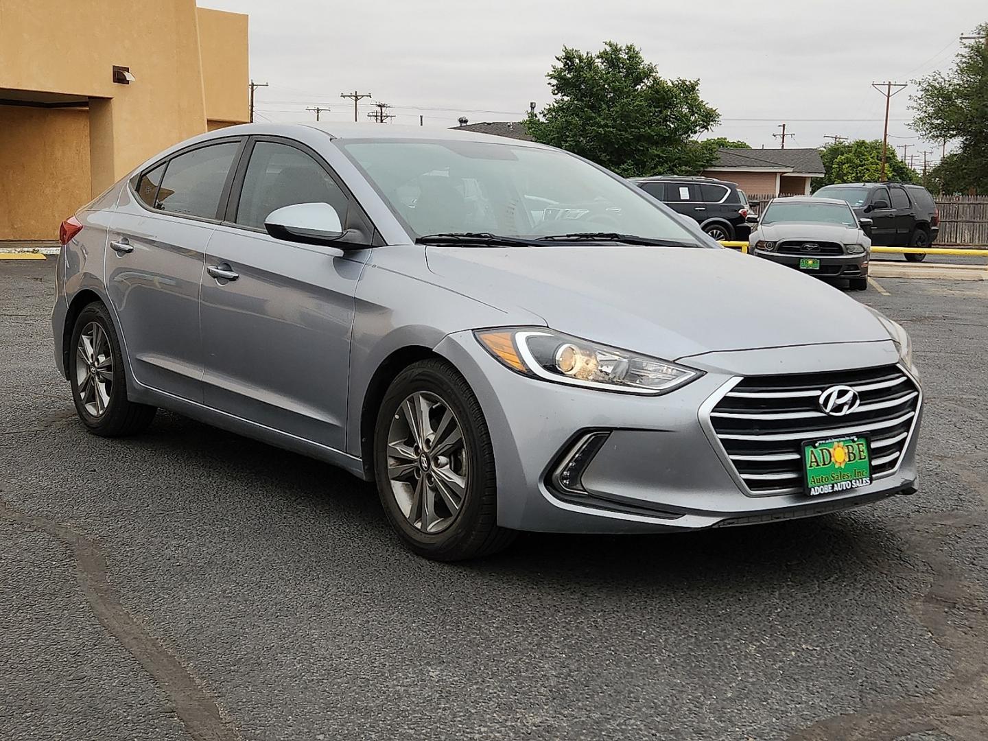 2017 SILVER /Beige - XA Hyundai Elantra SE (5NPD84LF9HH) with an Nu 2L I-4 DOHC, D-CVVT variable valve control, regular unleaded, engine with 147HP engine, located at 4711 Ave Q, Lubbock, TX, 79412, (806) 687-2362, 33.551304, -101.855293 - Photo#5
