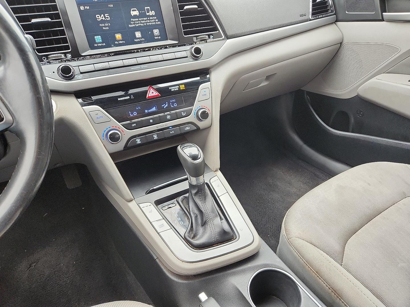 2017 SILVER /Beige - XA Hyundai Elantra SE (5NPD84LF9HH) with an Nu 2L I-4 DOHC, D-CVVT variable valve control, regular unleaded, engine with 147HP engine, located at 4711 Ave Q, Lubbock, TX, 79412, (806) 687-2362, 33.551304, -101.855293 - Photo#29