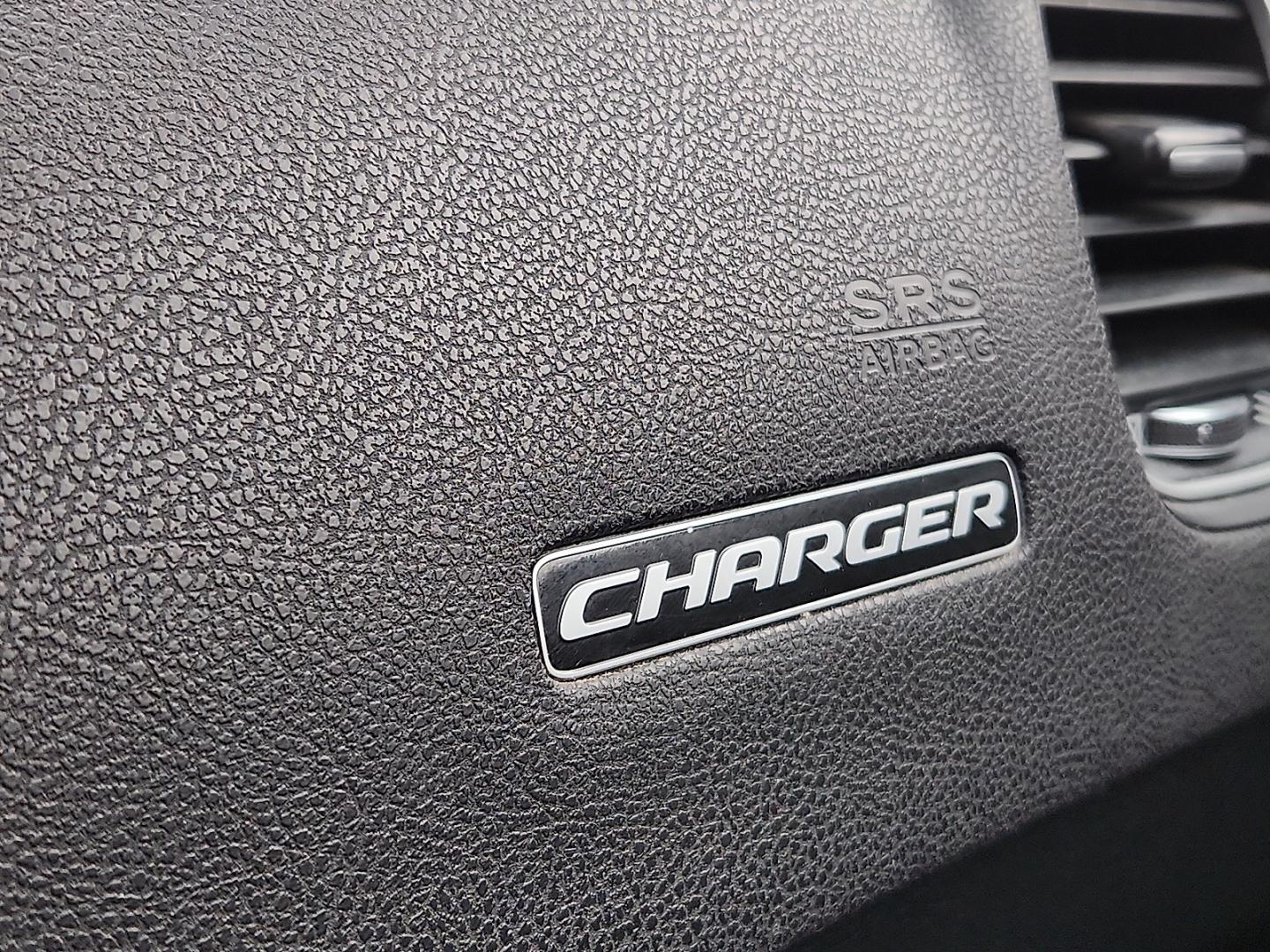 2019 GRAY Dodge Charger SXT (2C3CDXBG9KH) with an Pentastar 3.6L V-6 DOHC, variable valve control, regular unleaded, engine with 292HP engine, located at 4711 Ave Q, Lubbock, TX, 79412, (806) 687-2362, 33.551304, -101.855293 - Photo#22